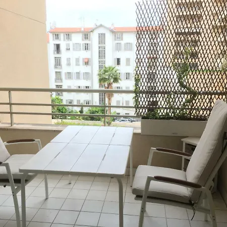 Apartment Quiet Flat Next To The